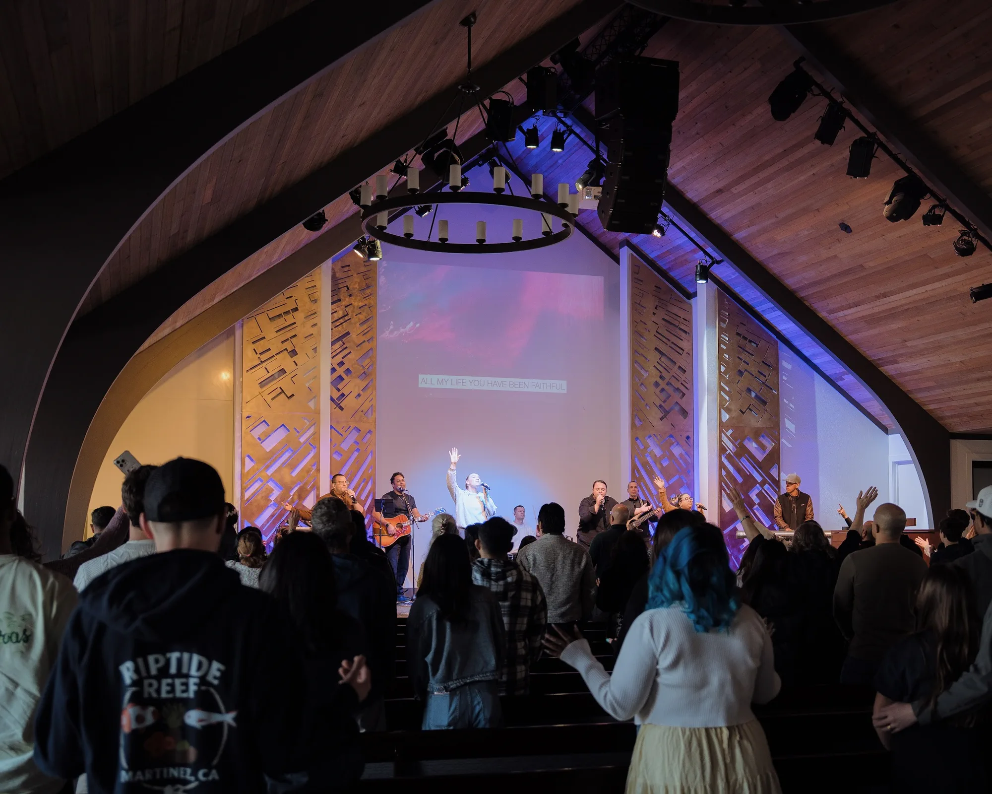 Sunday worship gathering at CityLife Church East Bay